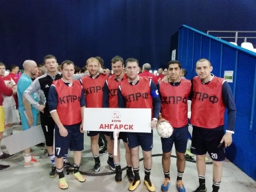 Отправиться на всероссийские соревнования по мини-футболу помог ангарчанам Сергей Бренюк